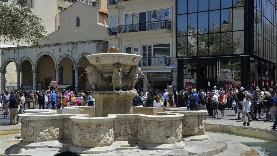 Morosini fountain, Lions Square